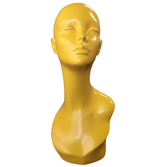 Têtes de mannequins en couleurs