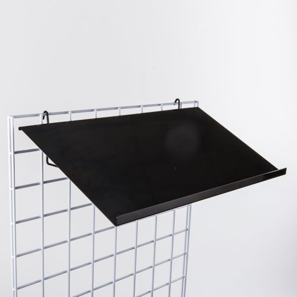 Étagère inclinée en tôle de 24" x 12"
