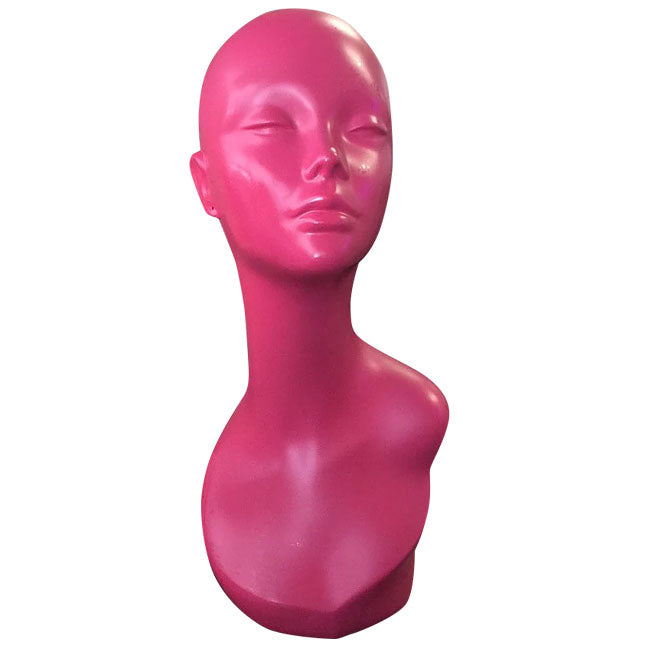 Têtes de mannequins en couleurs