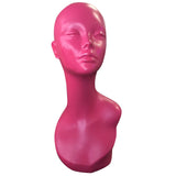 Têtes de mannequins en couleurs
